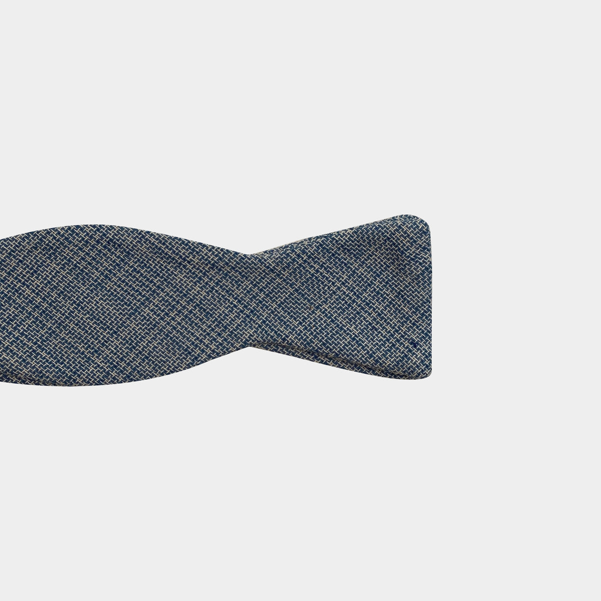 YOUNG || SELF-TIE BOW TIE