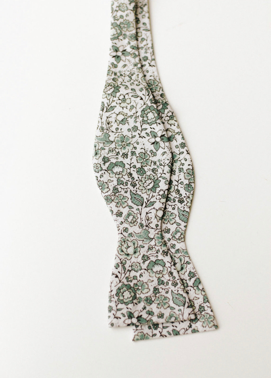 WHITING || SELF-TIE BOW TIE - Self-Tie Bow Tie