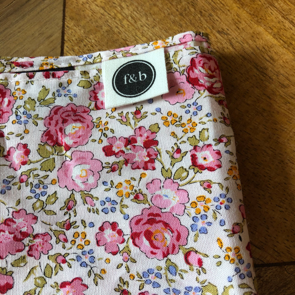 HALL || POCKET SQUARE - Pocket Square