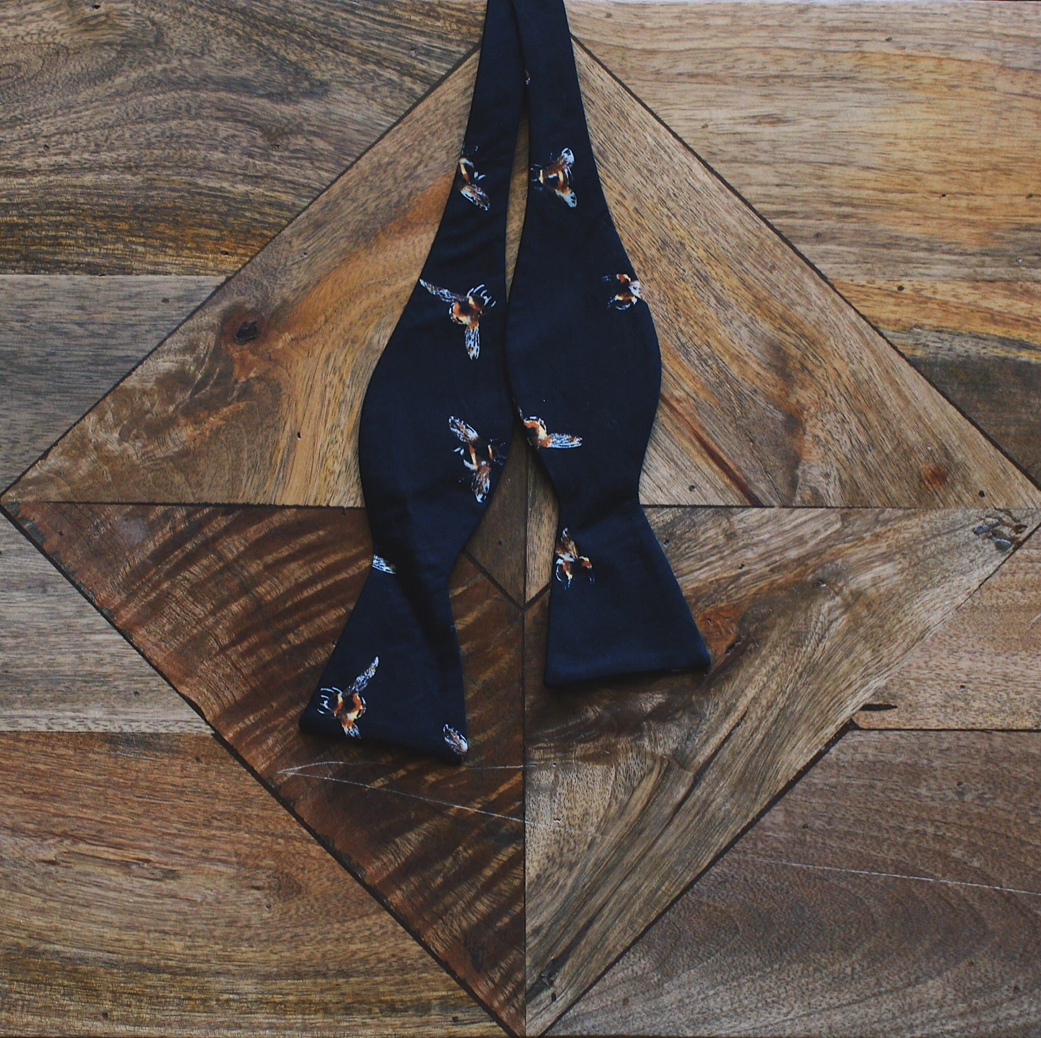 BUZZ || SELF-TIE BOW TIE - Self-Tie Bow Tie